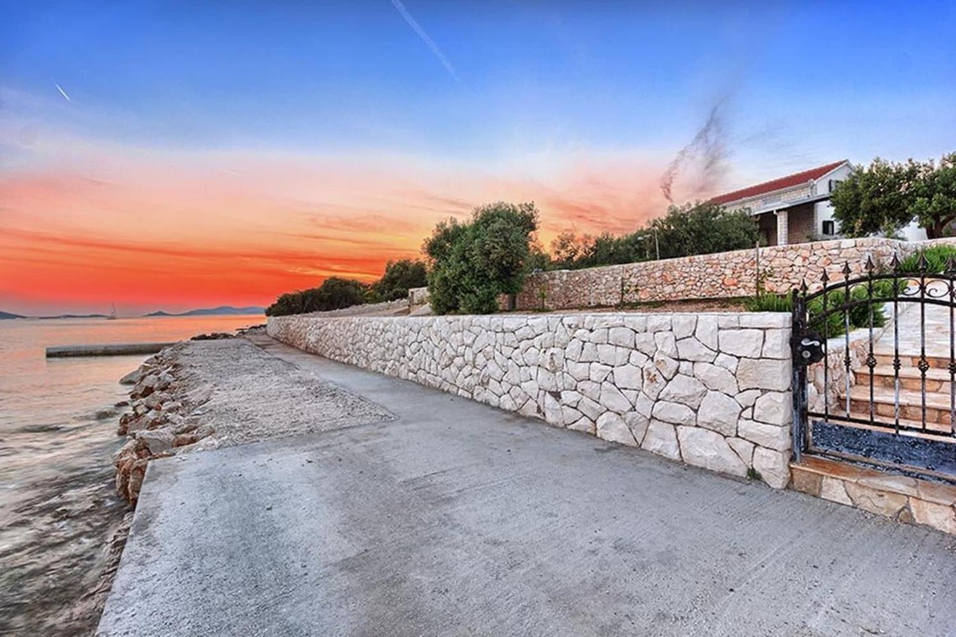 Traditional Dalmatian Stone House By The Sea 오크루그고른지 외부 사진